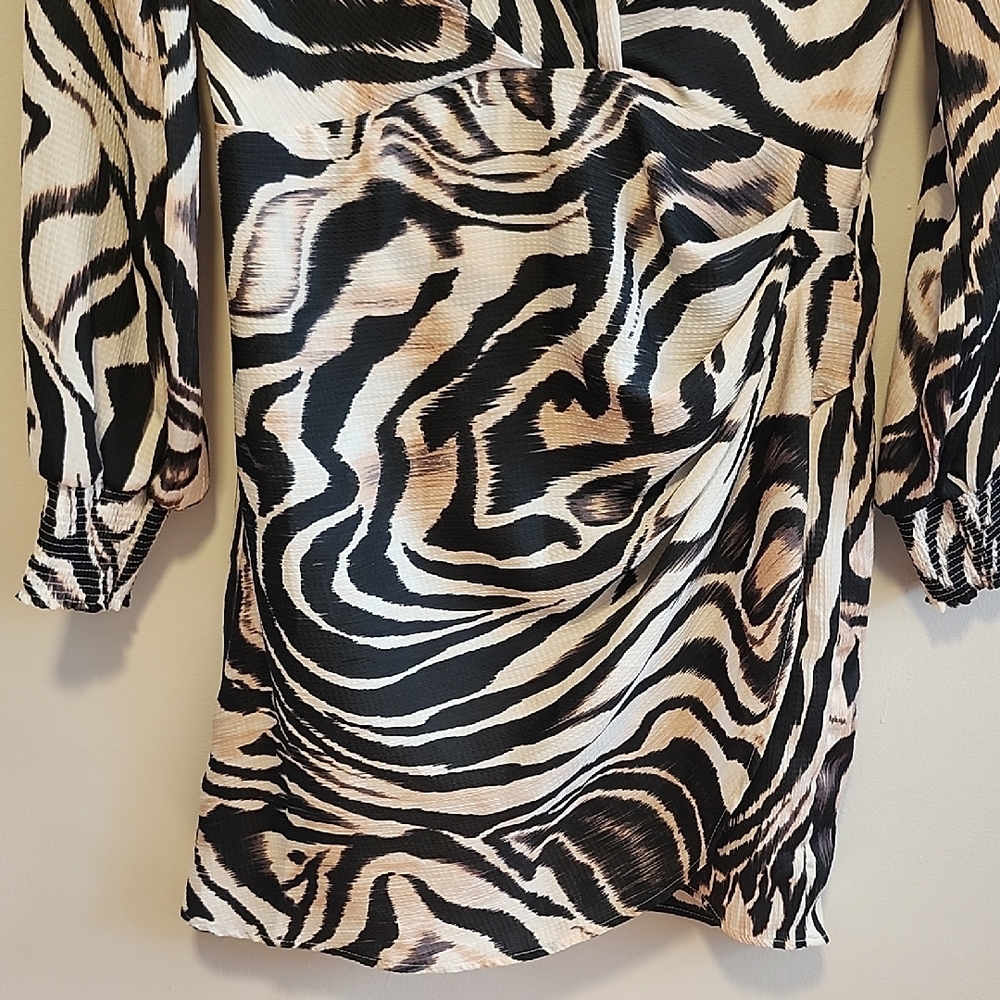 Anthropologie VNeck Neutral Zebra Print Faux Wrap Dress Smocked Cuffs Size 6 - Picture 6 of 10